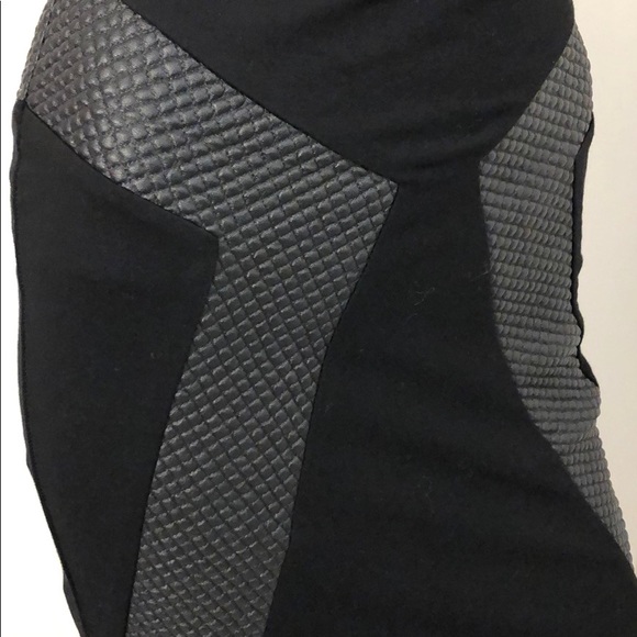 Bebe quilted panel skirt leather like panels XS 2 - Picture 5 of 6